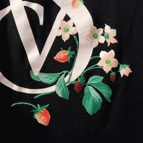 Victoria's Secret - 🍓 VS Strawberry accented logo Tee - Size S - Picture 5 of 8